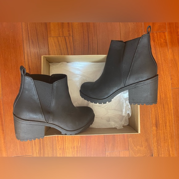 Black Booties - Picture 3 of 10